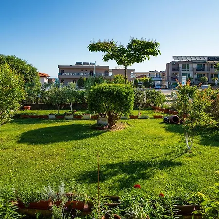 Cherry Къща за гости 2*