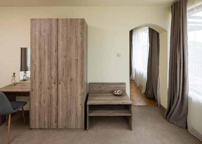 Къща за гости Cherry 2*