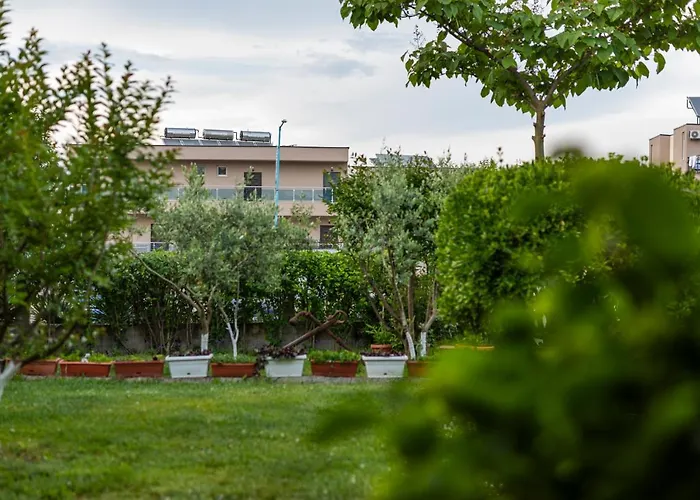 בית הארחה Cherry 2*