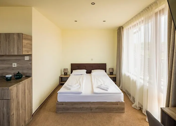 Cherry בית הארחה 2*