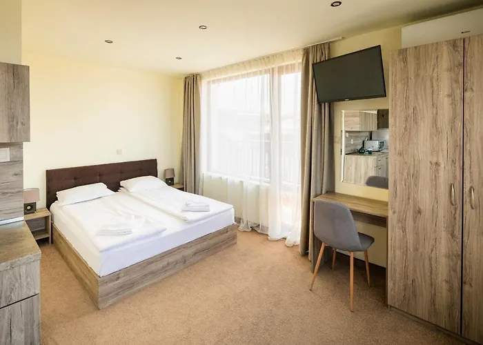 Cherry בית הארחה 2*