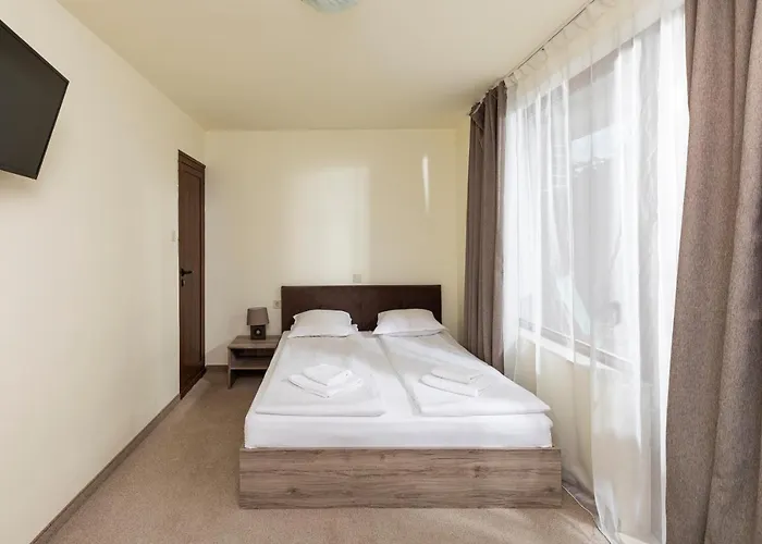 Cherry בית הארחה 2*